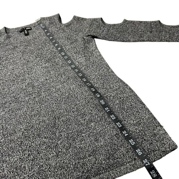 Aqua Women's Gray Cashmere Medium Twist Circle Arm Cutout Cashmere Sweater - Picture 8 of 12